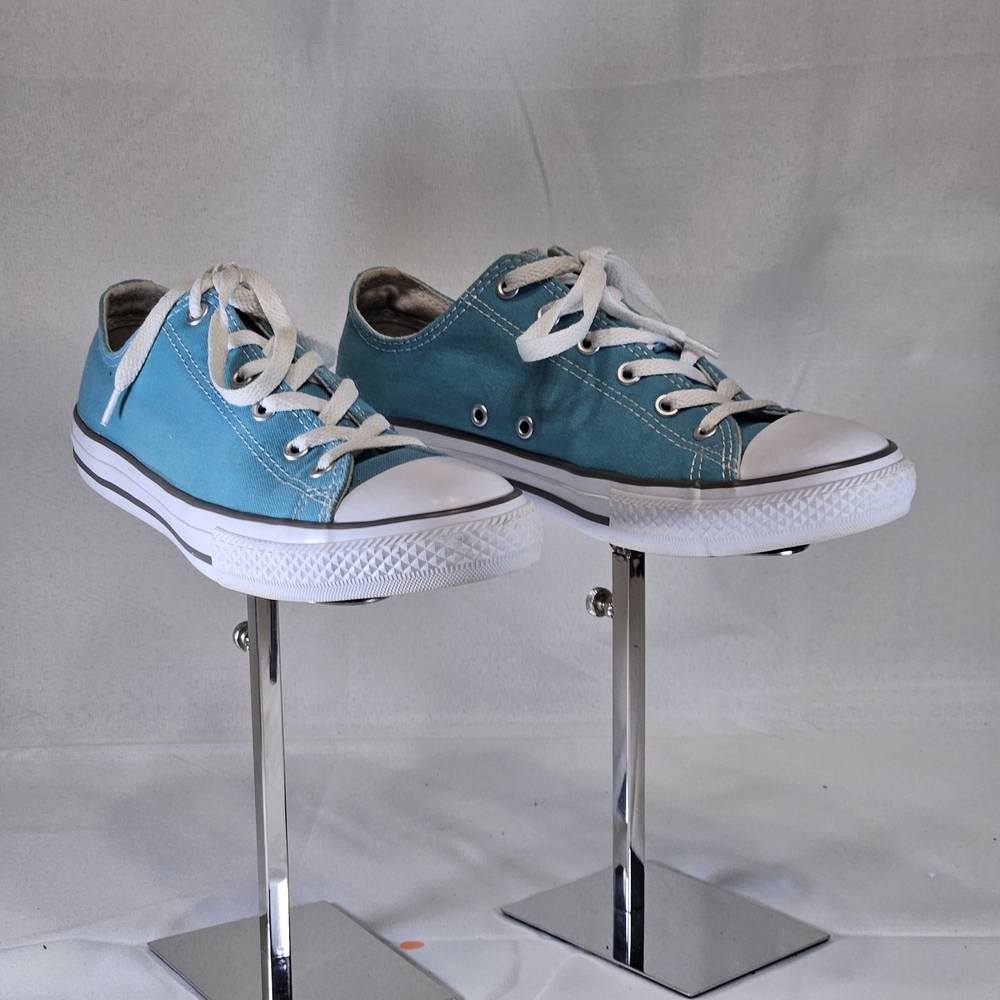 Teal Low-Top Sneakers with White Laces